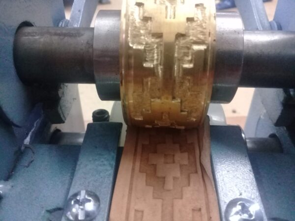 Rodillos De Bronce Tallados A Mano cotizamos por medida - Imagen 5